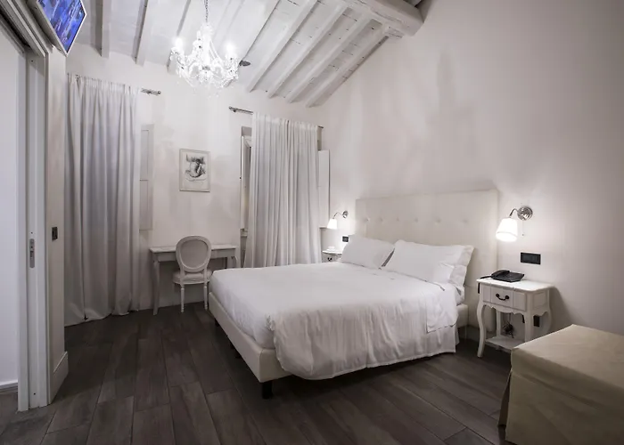 Tornabuoni View Bed and Breakfast Florence