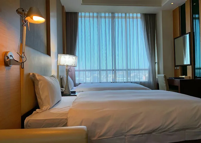 Ever Delightful Business Hotel Chiayi City
