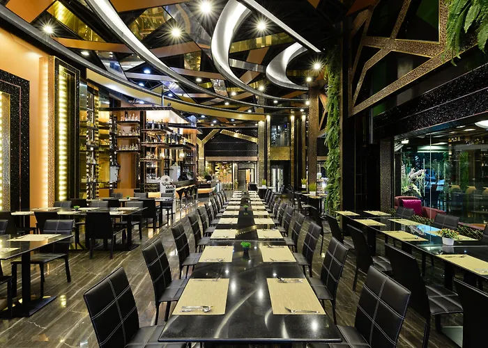 The Breton Hotel Media กรุงเทพมหานคร