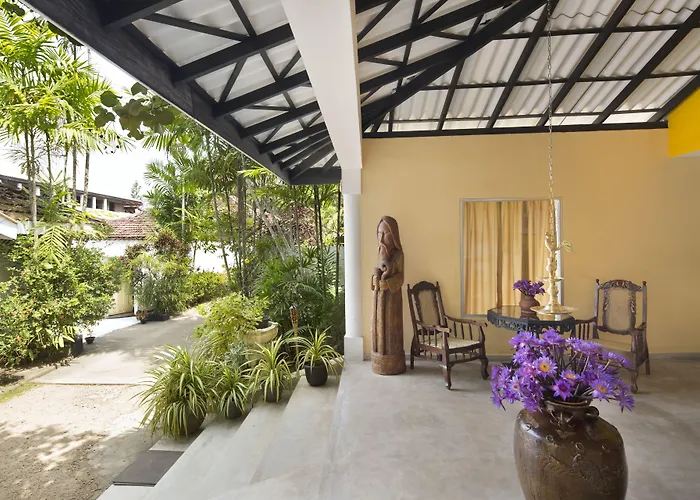 Palm Beach Inn & Sea Shells Cabanas Bentota