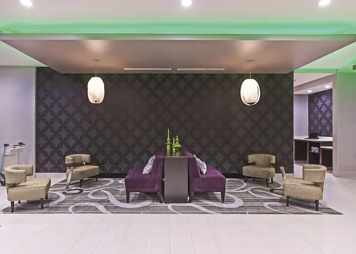 La Quinta By Wyndham College Station South Hotel