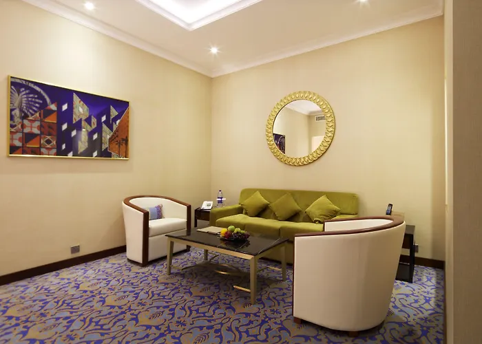 Raviz Center Point Hotel Dubai