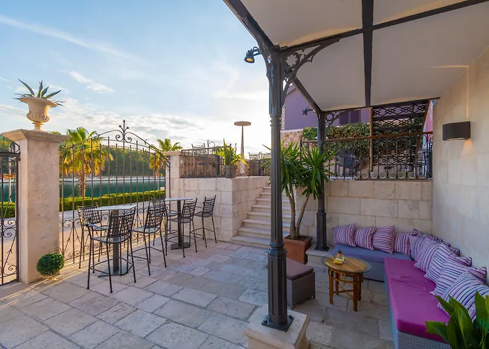 B&B Heritage Villa Apolon Stari Grad 