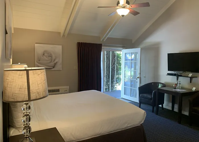 Golden Haven Hot Springs Hotel Calistoga