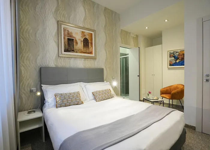 Monza City Rooms & Studios