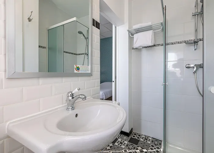 Hotel Saint Maurice Lila
