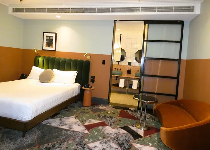Stay At Hotel Steyne Sydney