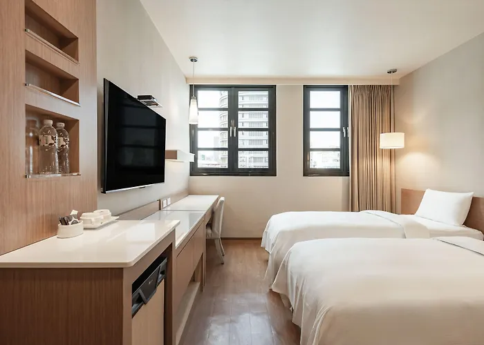 Kindness Hotel - Kaohsiung Main Station