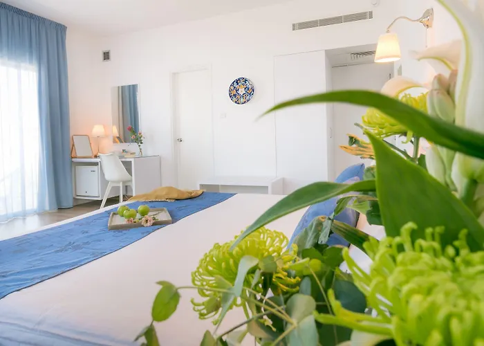 Mikes Kanarium City Hotel Larnaca