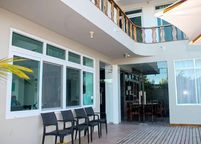 Hotel Cally Puerto Villamil