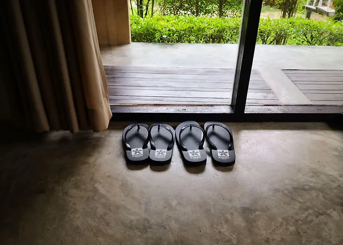ฟลอร่า ไอ ทะเล Hotel เกาะช้าง