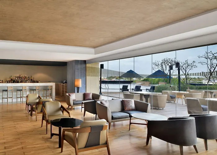 Kochi Marriott Hotel, Lulu International Shopping Mall