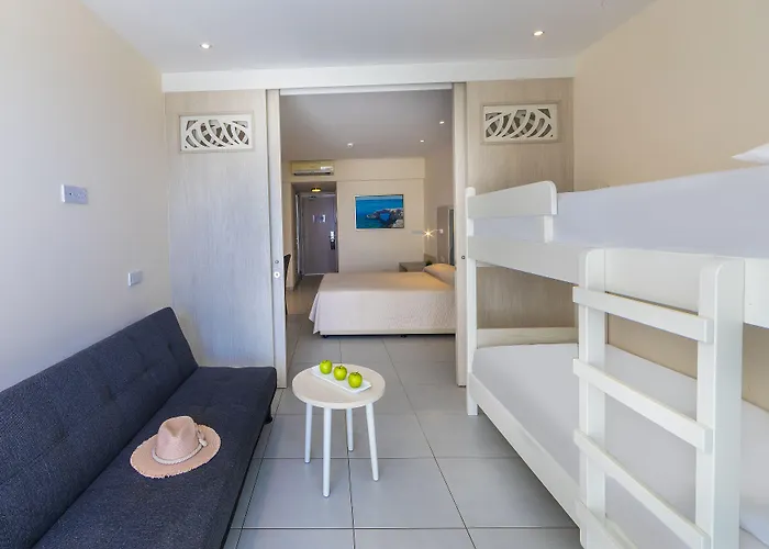 Tofinis Hotel Ayia Napa