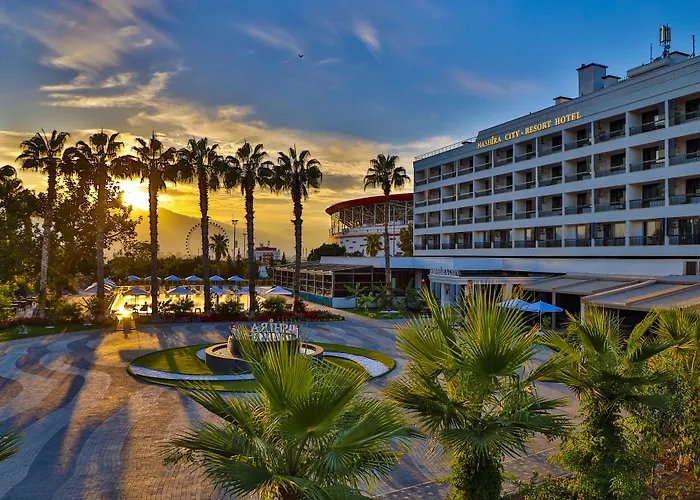 Nashira City Resort Hotel Анталія