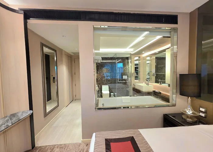 Graceland Bangkok By Grace Hotel