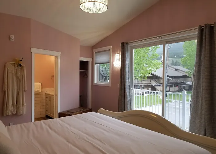 Lady Macdonald Country Inn Canmore