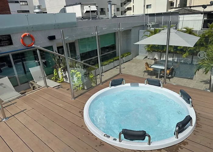 Hotel Hampton By Hilton Cali