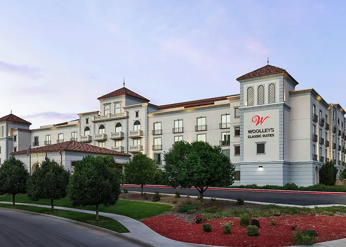 Woolley'S Classic Suites Aurora