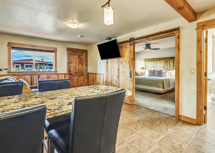 Wall Street Suites Bend