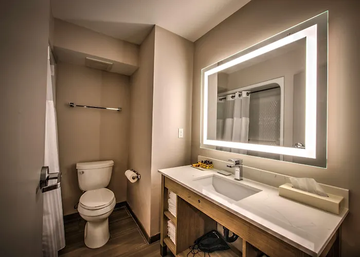 Best Western Plus Media Center Inn & Suites Burbank