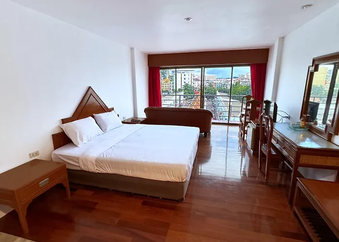 Highfive Hotel Pattaya