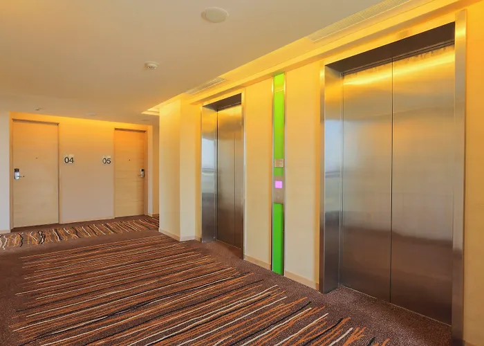 Holiday Inn Express Semarang Simpang Lima By Ihg