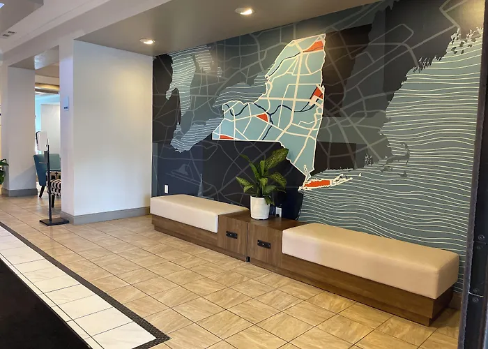 Holiday Inn Express And Suites Montgomery By Ihg