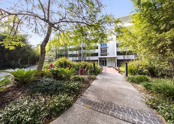 Oaks Brisbane Mews Suites