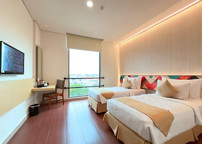 Hotel 88 Embong Malang Tunjungan Surabaya By Wh - Breakfast With The Best View On The Highest Floor And Strategic Location In The City Center