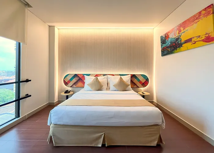Hotel 88 Embong Malang Tunjungan Surabaya By Wh - Breakfast With The Best View On The Highest Floor And Strategic Location In The City Center