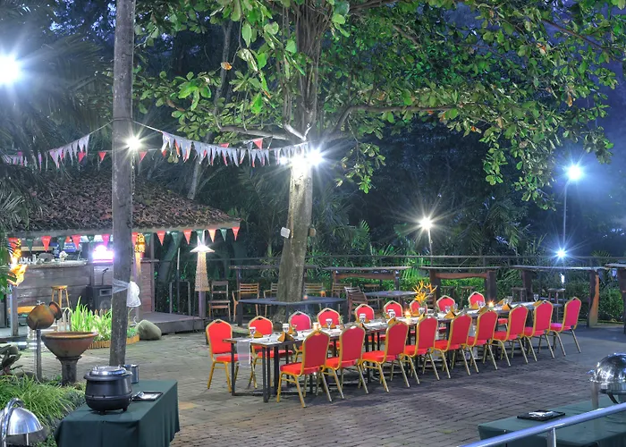 Oak Tree Emerald Hotel & Coventions Semarang