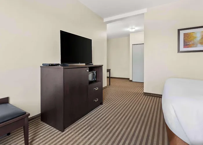 Best Western Plus Fergus Hotel