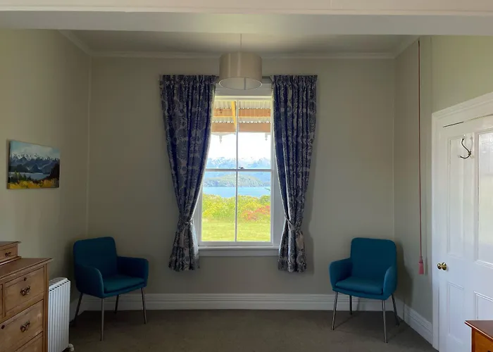 Murrells Grand View House Manapouri