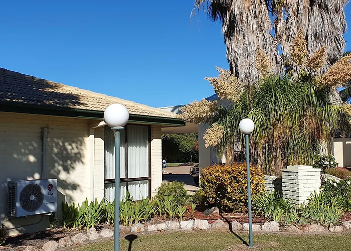 The Aston Motel Tamworth