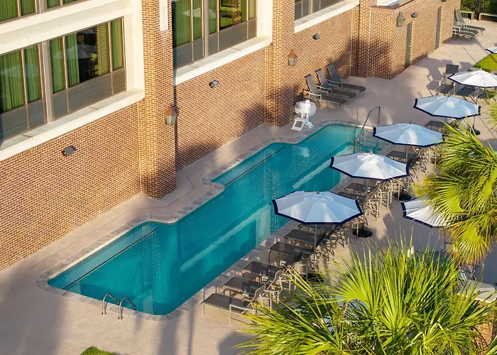 Hilton Garden Inn Charleston Waterfront/Downtown