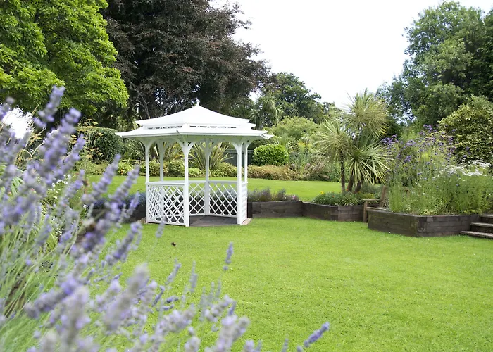 Tlh Victoria Hotel - Tlh Leisure, Entertainment And Spa Resort Torquay