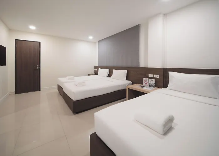 Grand Alpine Hotel กรุงเทพมหานคร