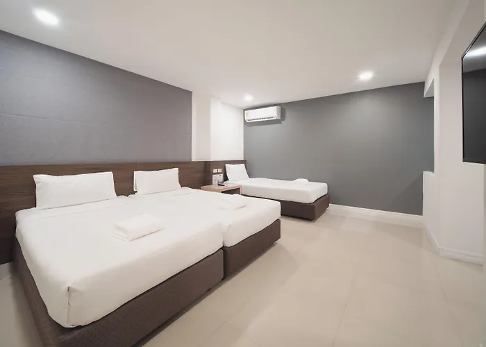 Grand Alpine Hotel กรุงเทพมหานคร
