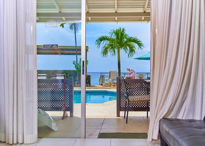Tropical Sunset Beach Apartment Hotel Saint James