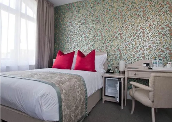 W12 Rooms London