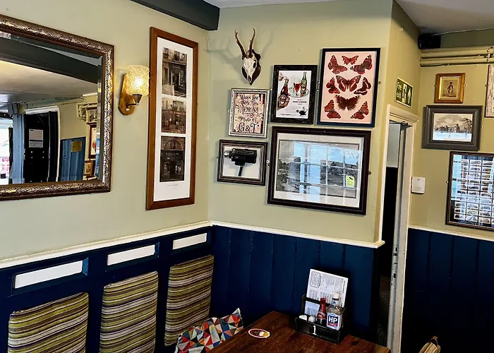 The Crown And Cushion Hotel Windsor