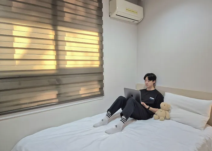 Hostel Tommy Jongno ---- Tax Return Authorized Shop Seoul