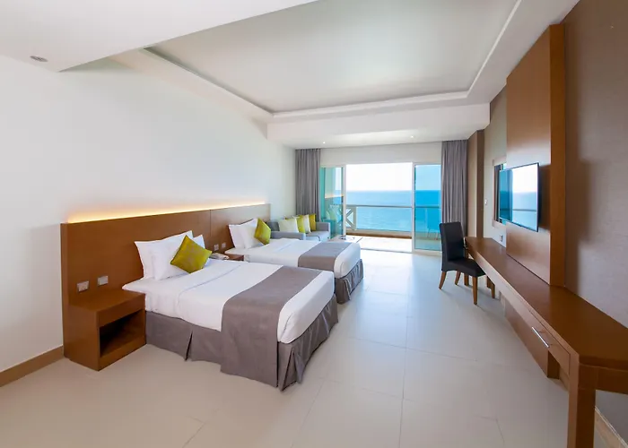 Ramada By Wyndham Beach Hotel Ajman