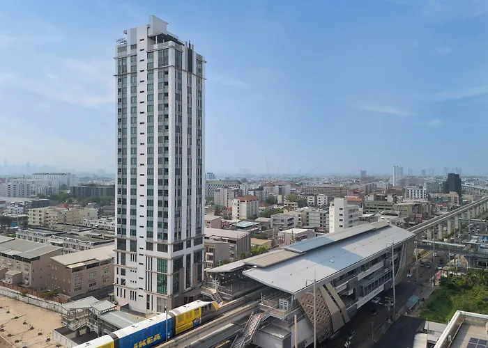 Lumen Bangkok Srinakarin Hotel
