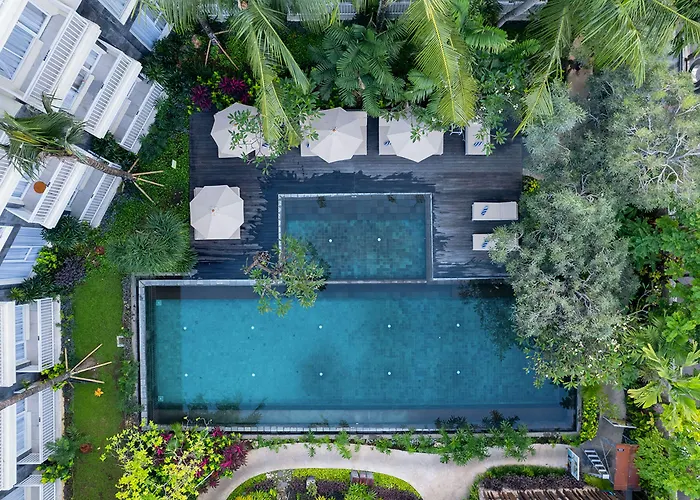 THE 1O1 Bali Fontana Seminyak Hotel Legian 