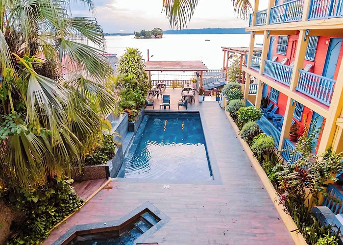 Hotel Casona De La Isla Flores