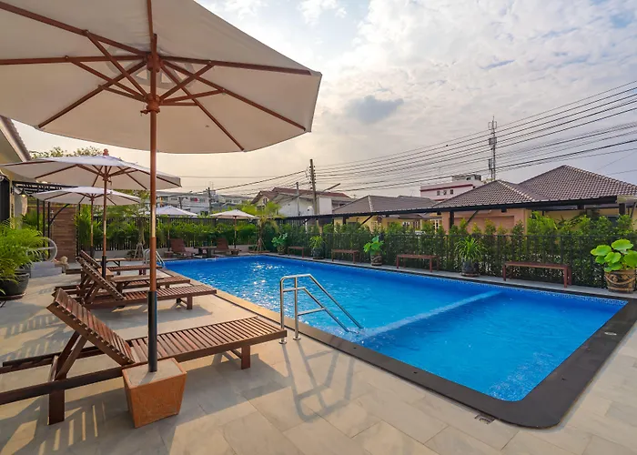 Suphan Lake Hometel Bangkok
