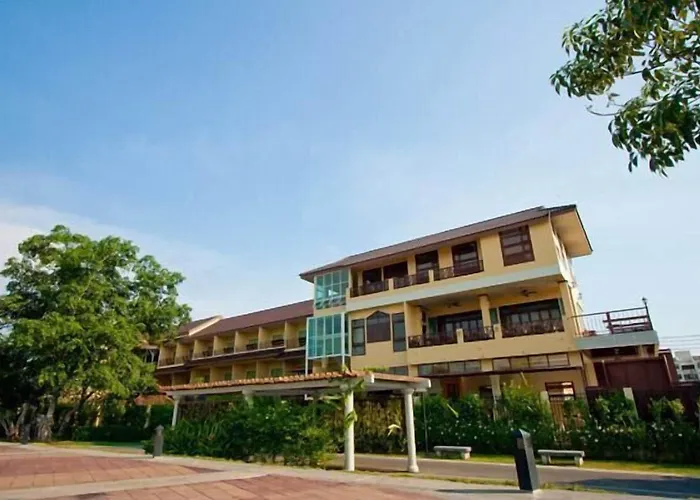 Suphan Lake Hometel Bangkok