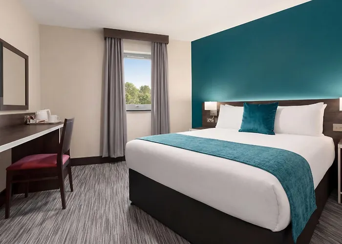 Ramada By Wyndham Cobham Hotel