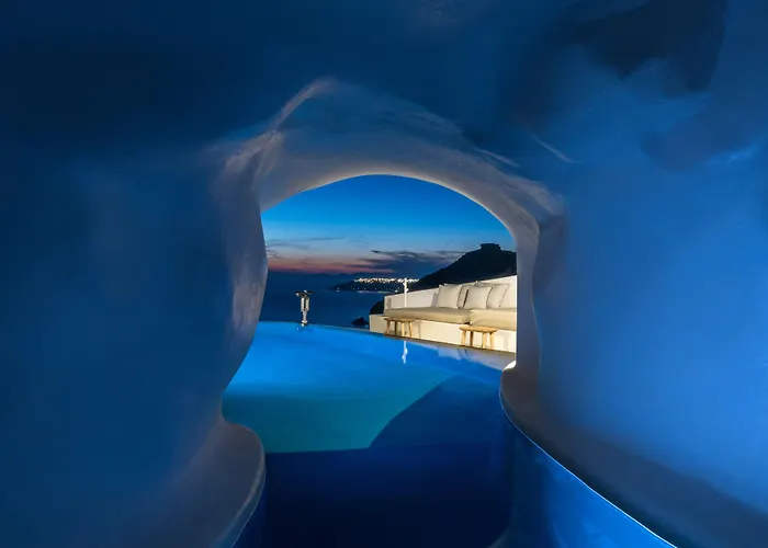 Porto Fira Suites